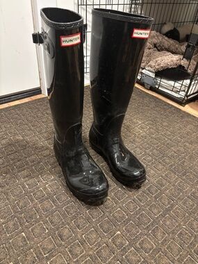 Hunter Gloss Black Short Rain Boot with Adjustable Strap